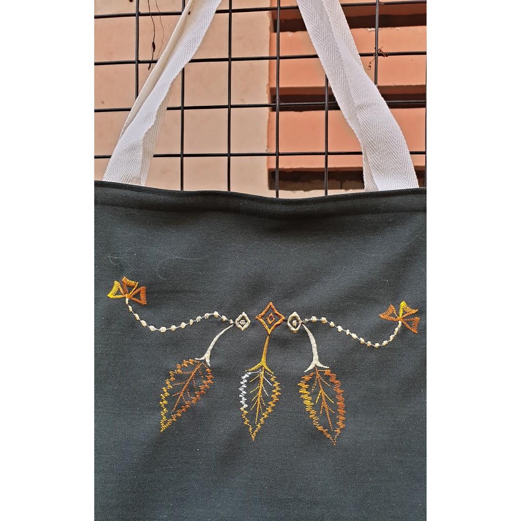 Túi vải canvas handmade họa tiết thêu tay MAD-06