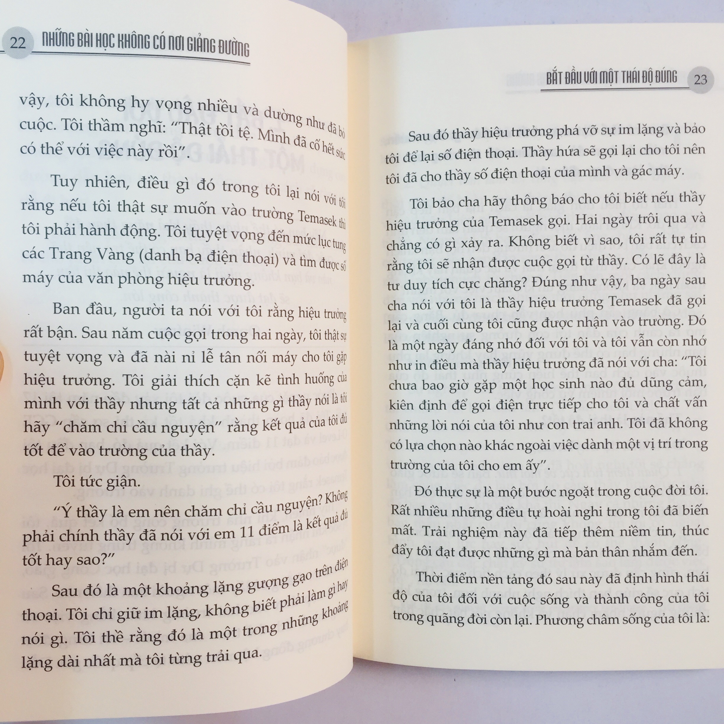 Combo: 20-30 Tuổi - Mười Năm Vàng Quyết Định Bạn Là Ai + Những Bài Học Không Có Nơi Giảng Đường