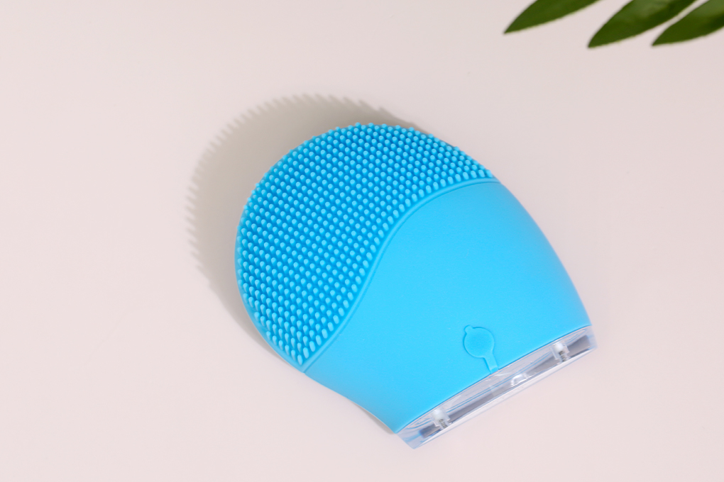 Máy rửa mặt và massage Halio Sky Blue - Hàng chính hãng