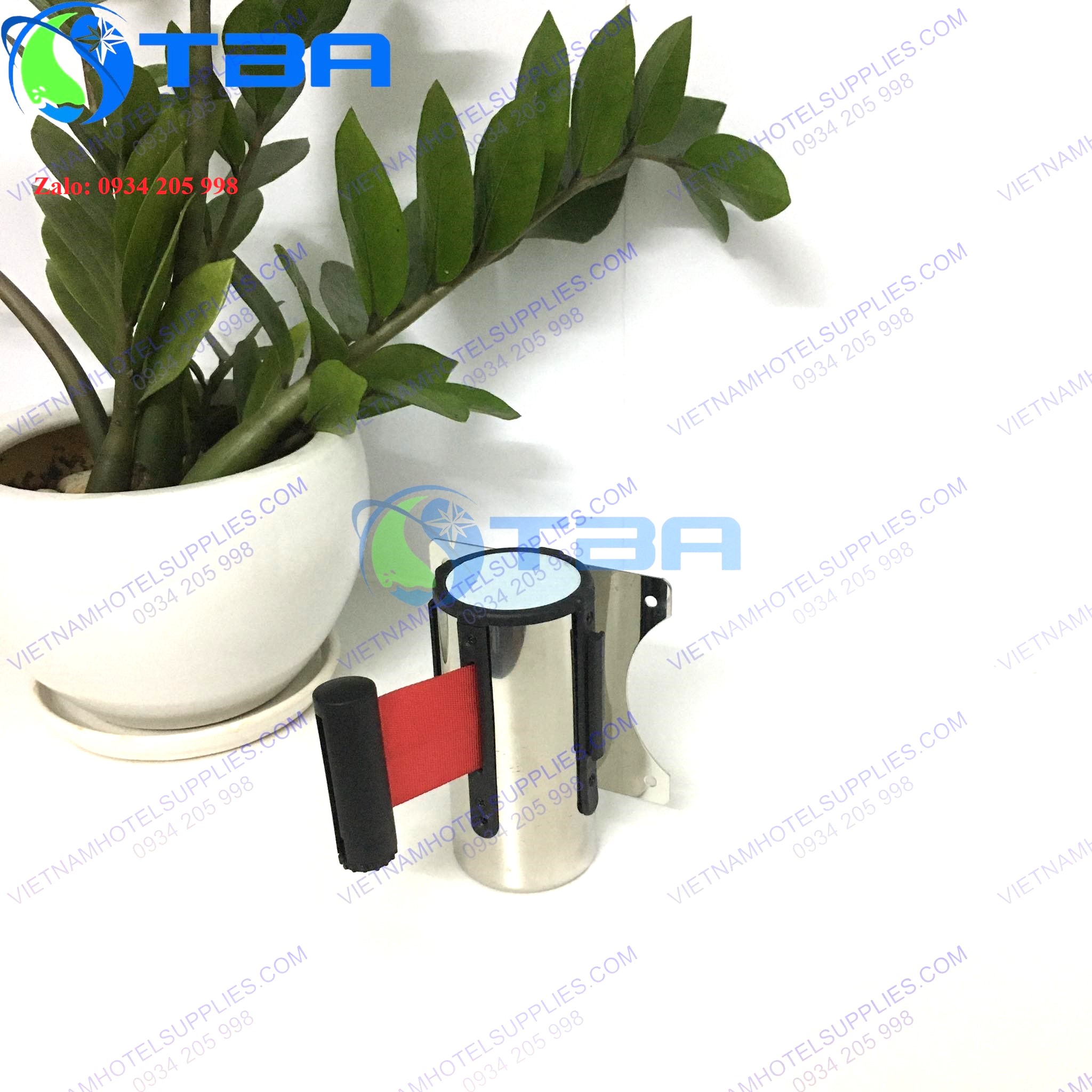 Trụ chắn inox 2m gắn tường dây căng màu đỏ cao cấp