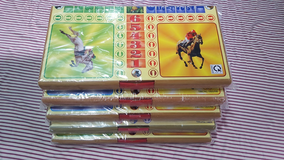 Bộ đồ chơi cờ cá ngựa lớn Trung Thành - Kích thước Ngang 42cm - Dọc 44cm