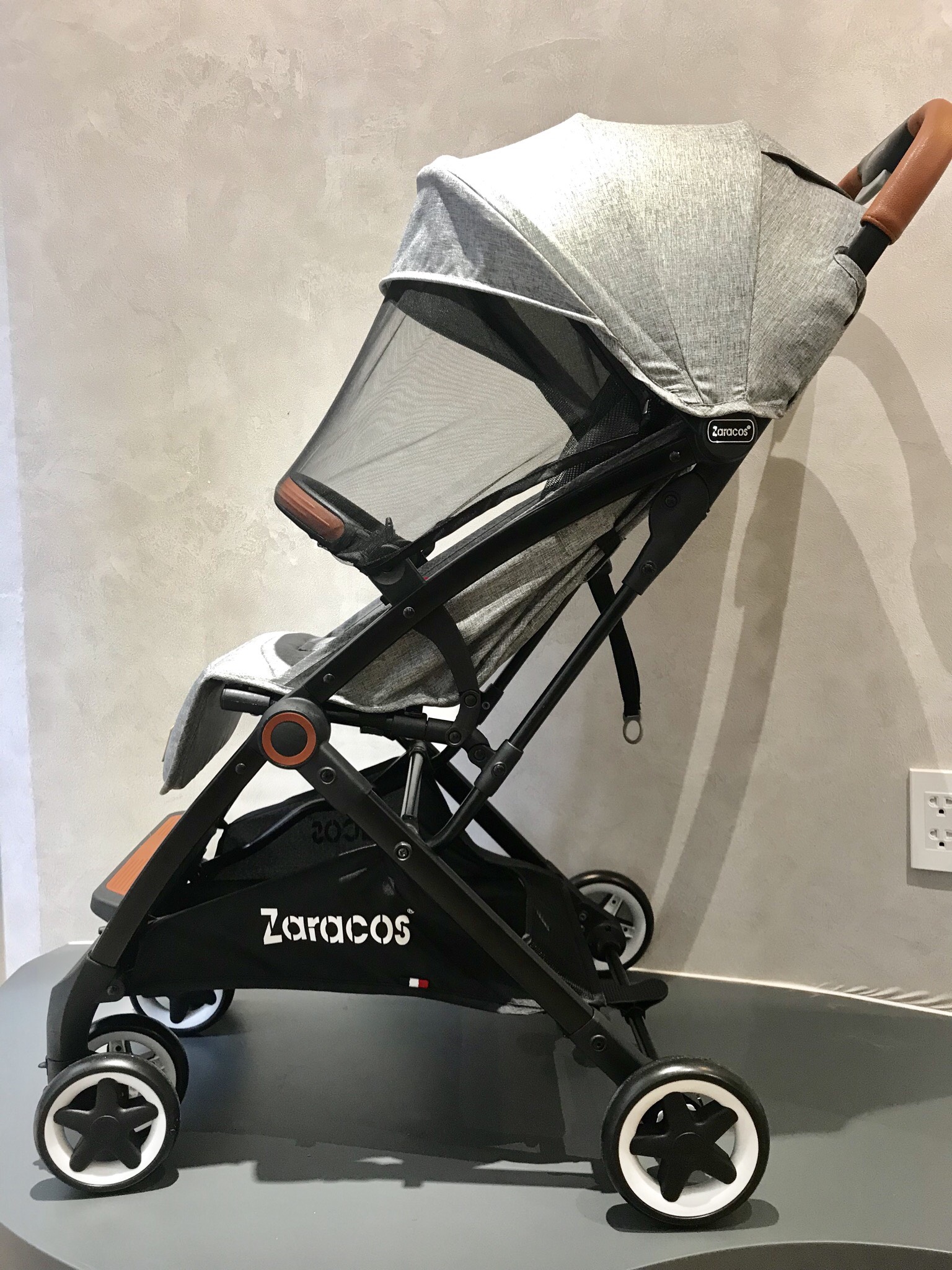 Xe Đẩy Zaracos Lola 2386 siêu nhẹ, vải chống tia UV và thoáng khí cho bé từ 0-3 tuổi
