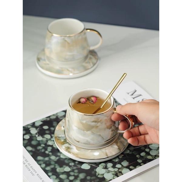 BỘ ẤM CHÉN SỨ VÂN ĐÁ KÈM GIÁ TREO MẠ VÀNG TẶNG KÈM BỘ THÌA CAO CẤP