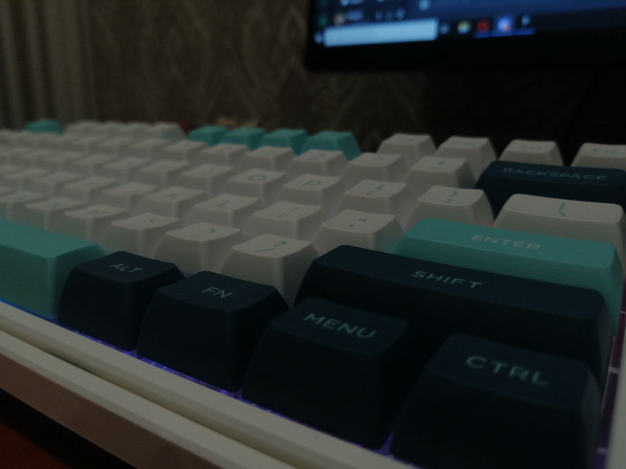 Bàn phím máy tính FL-Esports CMK87SAM Cool Mint 3 Mode _Mới, hàng chính hãng