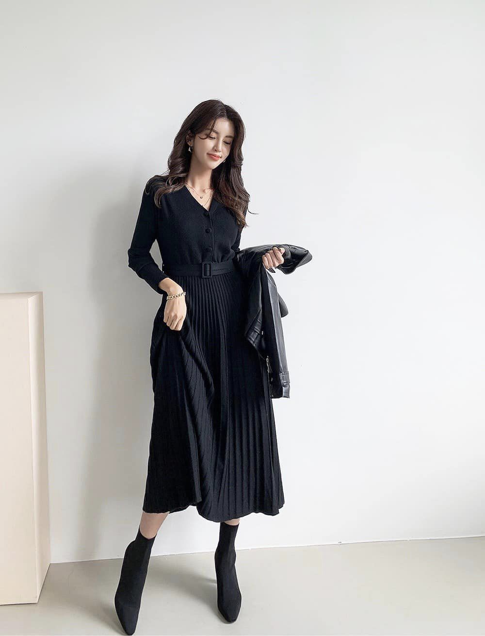 Váy Len Xếp Ly Kèm Đai Hai Màu