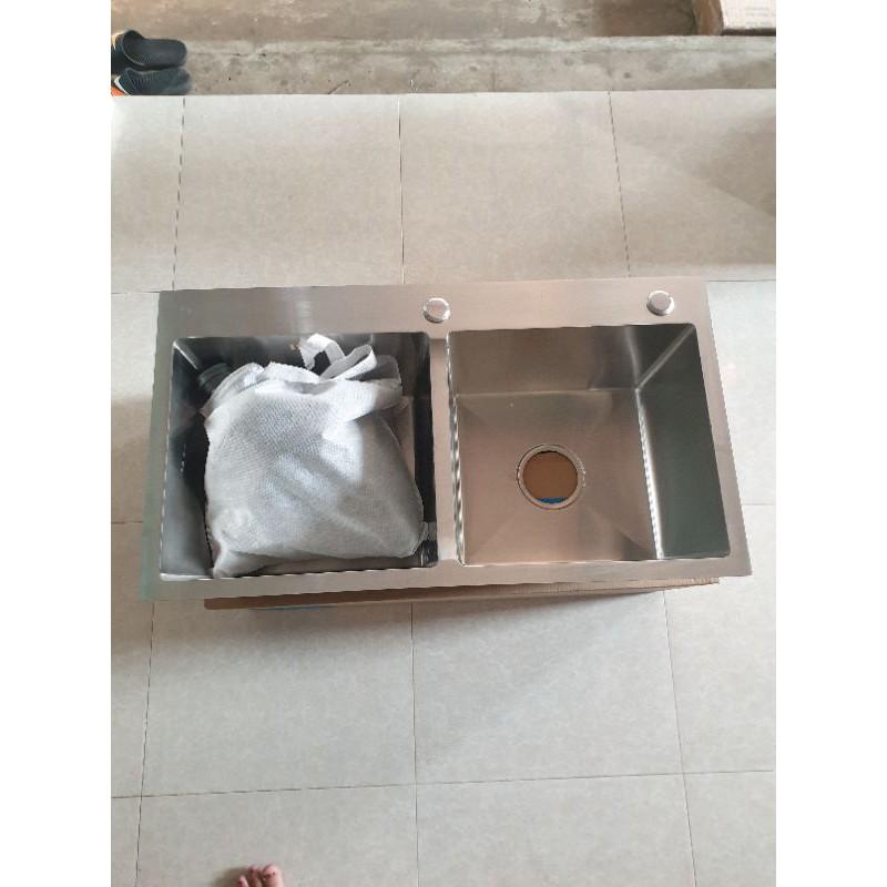 Chậu đúc rửa bát,chén 8245 SUS 304 2 hố cân.Tặng bộ xả.