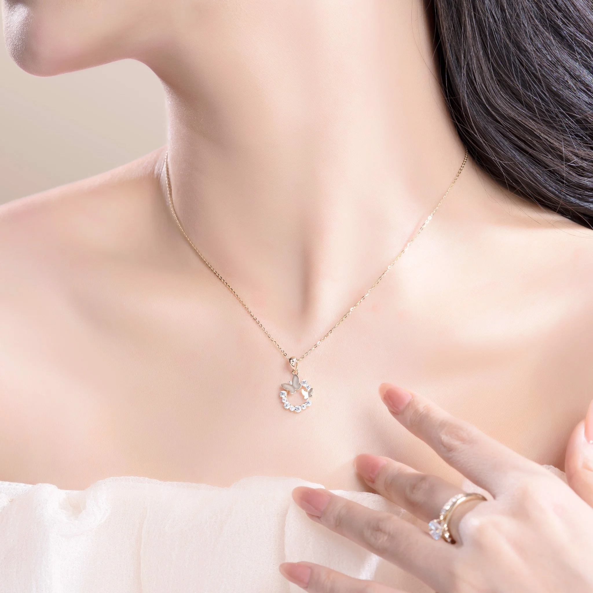 Mặt Dây Chuyền Vàng 14K Thiết Kế Hình Bướm Đính Đá CZ Cao Cấp Lấp Lánh MDMAMD560 Huy Thanh Jewelry