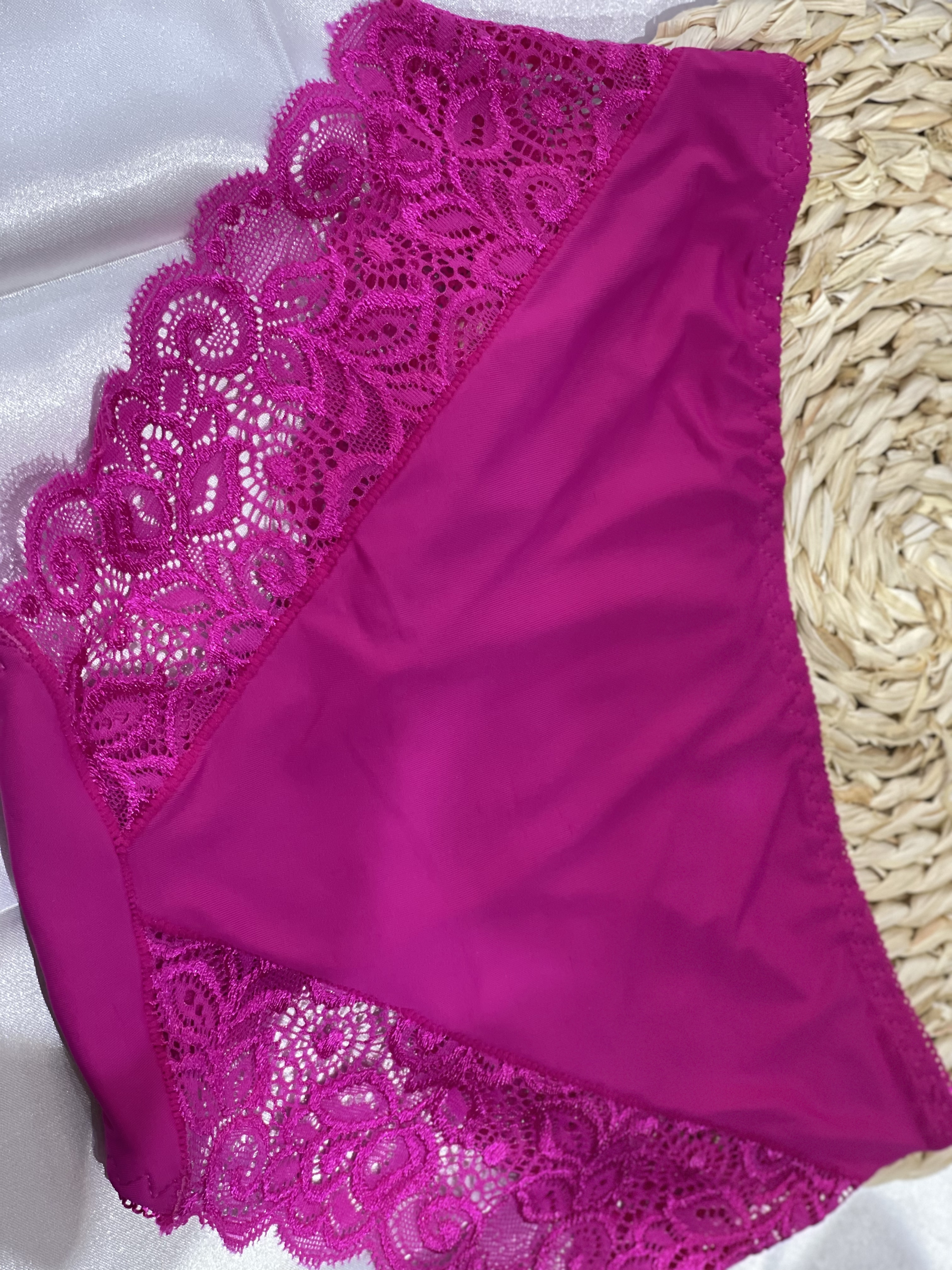 Quần chip thun lạnh viền ren