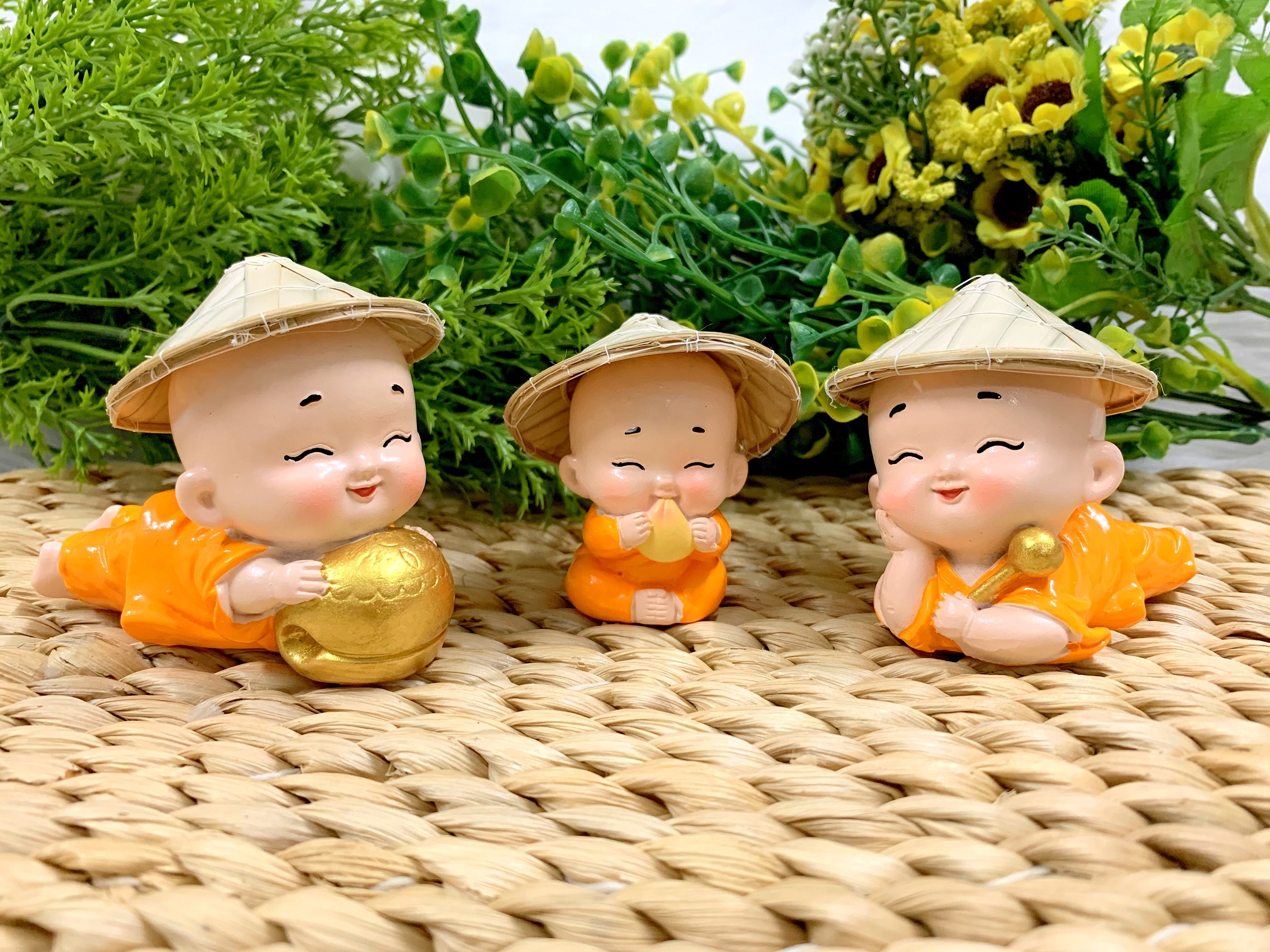 Tượng Tiên Đồng đội nón lá Việt Nam