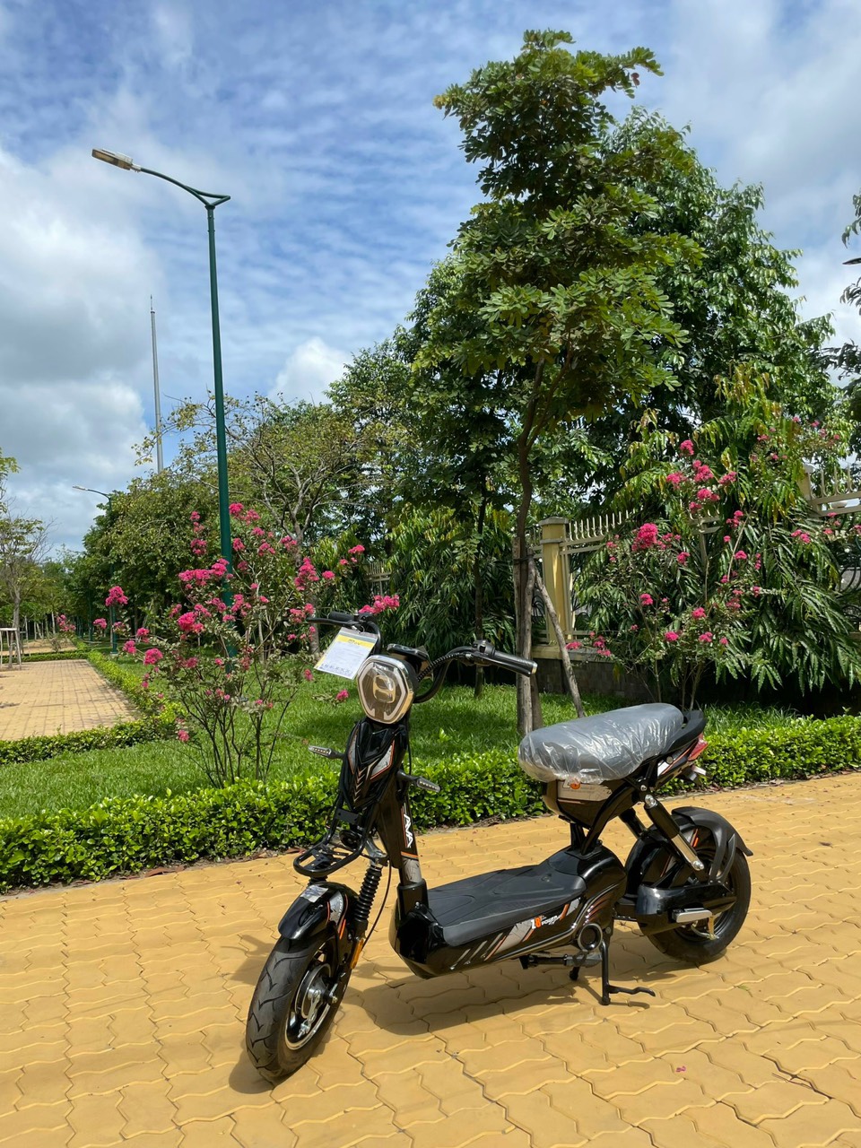 XE ĐẠP ĐIỆN AVA M133 Z8
