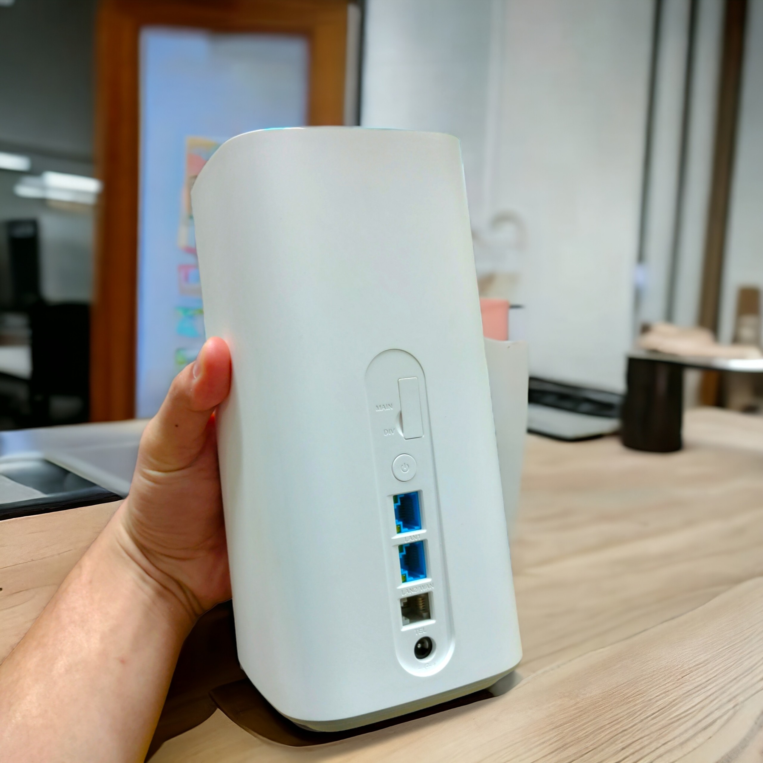 Bộ Phát Wifi 4G/5G CPE Pro Huawei H112 Tốc Độ 2.33Gbps WiFi 6 Ax 5100Mb  Hỗ Trợ 64 Kết Nối Hàng Nhập Khẩu
