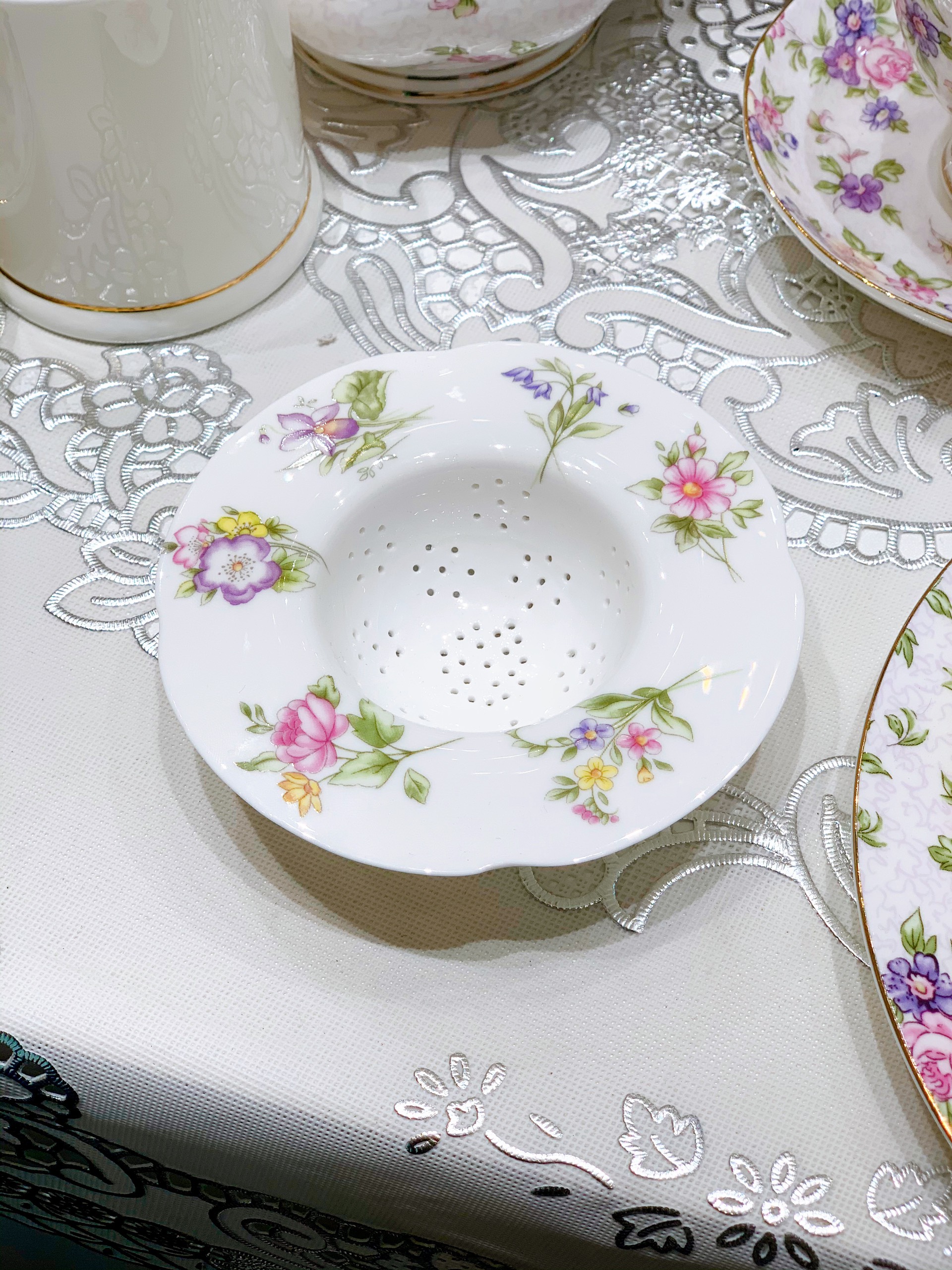 Lọc trà sứ xương cao cấp chính hãng phong cách Vintage họa tiết hoa mùa xuân ROYAL SPRING 5549