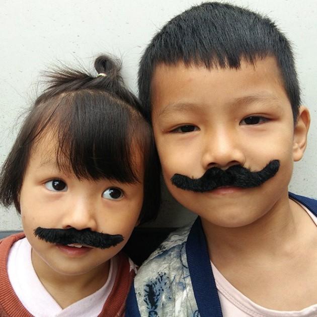 Bộ 12 râu giả phong cách lịch lãm cho nam - Bộ 12 mô hình râu giả thiết kế hóa trang độc đáo dùng trong hóa trang lễ hội