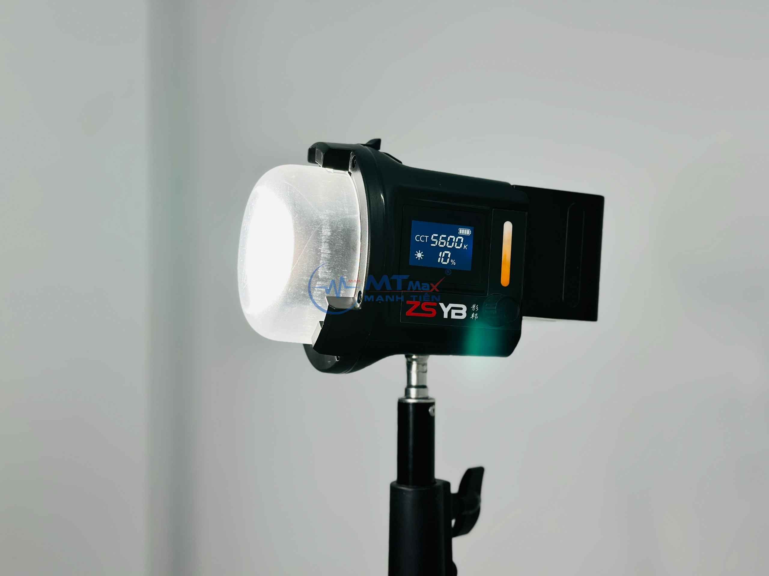 Đèn Led Tặng Kèm 2 Pin Siêu Sáng CL60Bi Sử Dụng Quay Phim, Cắm Trại, Dã Ngoại, Vui Chơi Ngoài Trời, Phòng Studio, Hỗ Trợ Chiếu Sáng Khi Cúp Điện hàng chính hãng