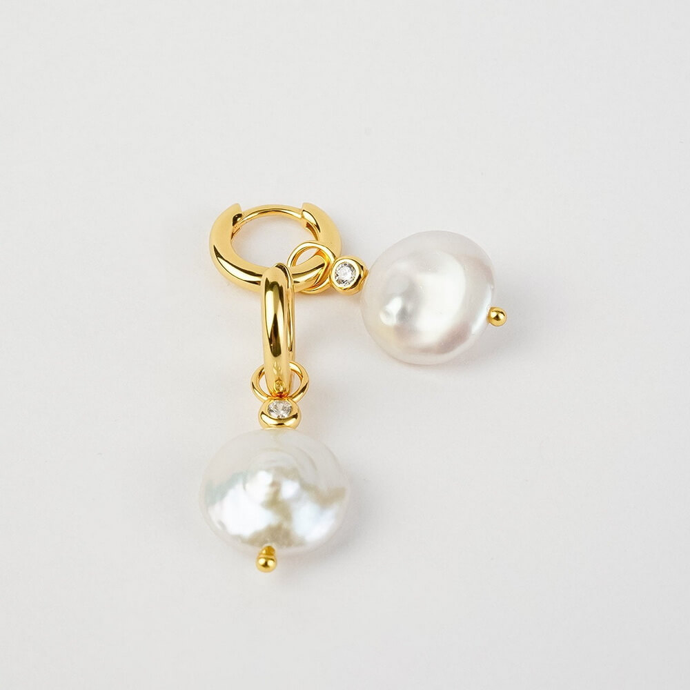 Bông Tai Ngọc Trai FW Baroque UK Style (Classic Huggie Pearl) - MOON Jewelry