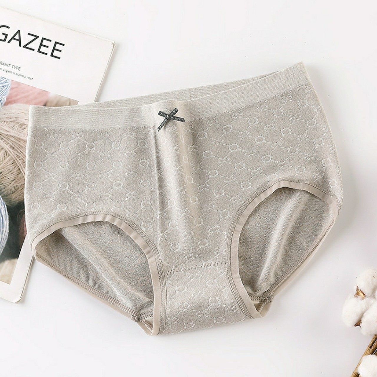 Quần lót cotton cao cấp xuất Nhật nâng mông vân thêu