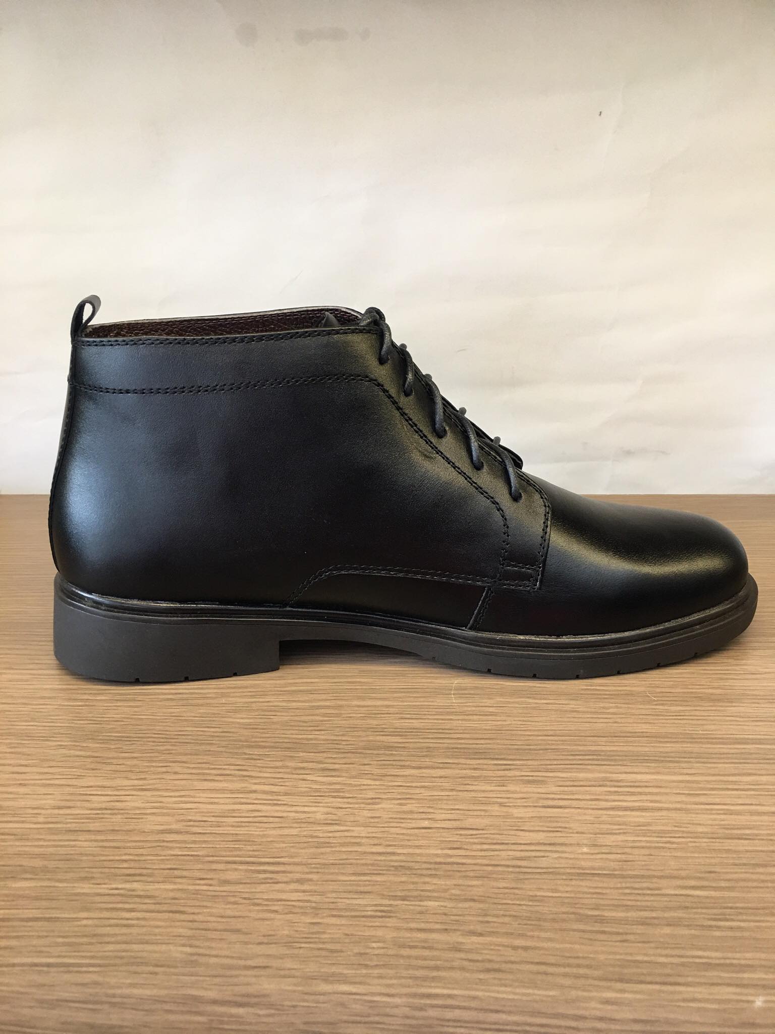 Giày boot nam cột dây da bò thật màu đen-B022