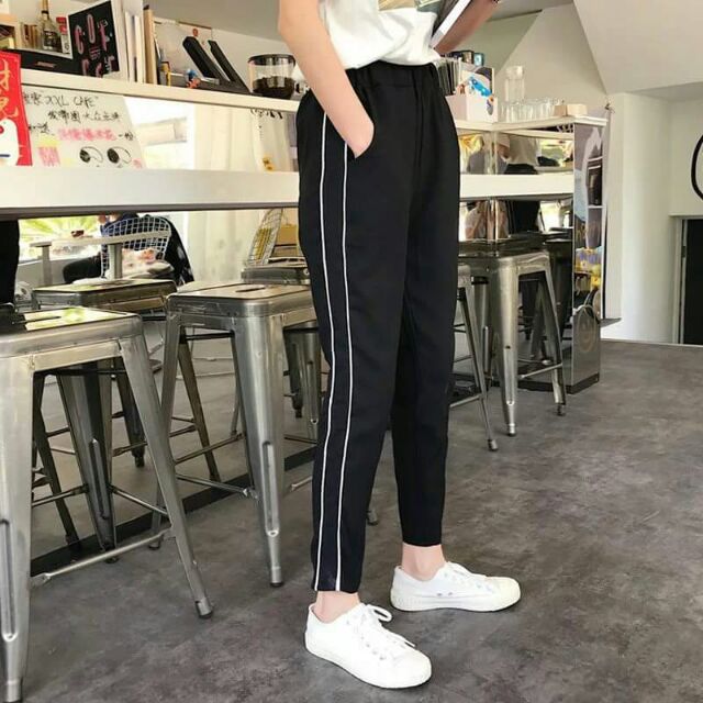 Quần Jogger Nữ 2 Sọc Nhỏ Ống Suông