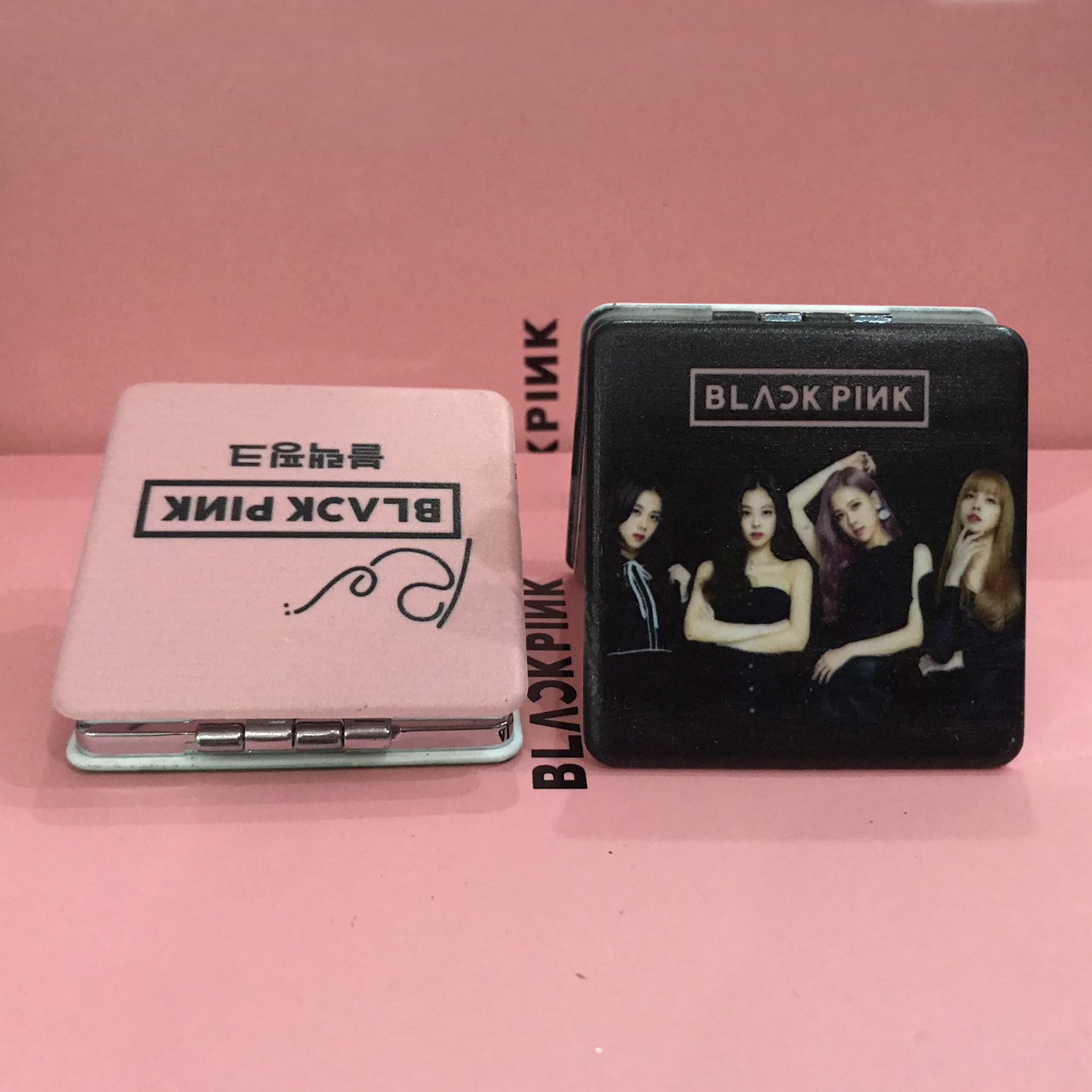 Gương mini Black Pink hai mặt