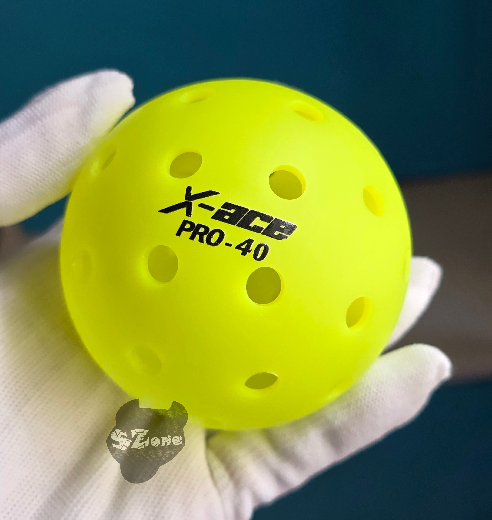 Bóng pickleball X-ace pro 40 chuẩn thi đấu, loại bóng đúc liền khối, 40 lỗ, 26 gram, đường kính 74mm, độ nảy ổn định, độ bền cao