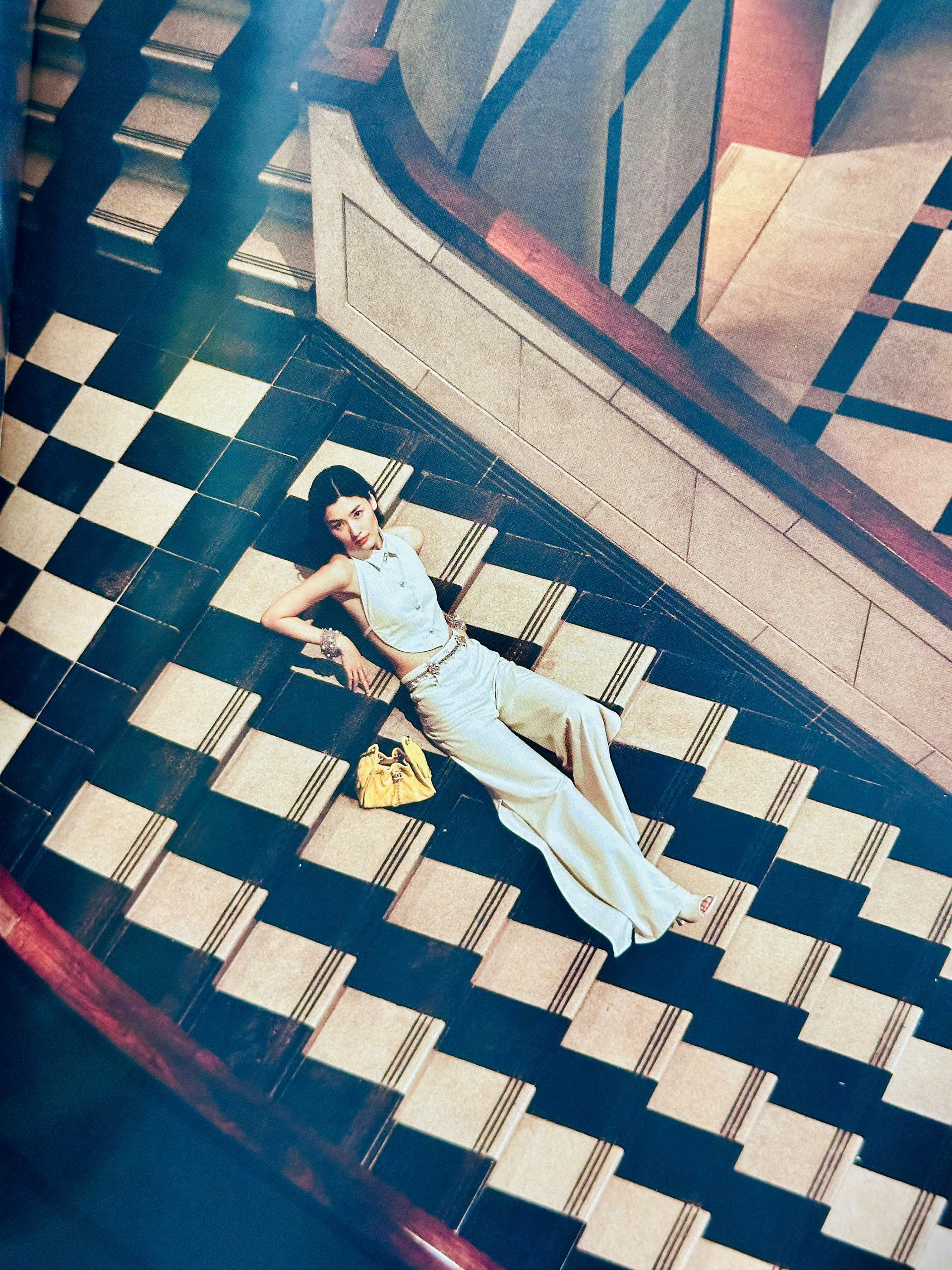 Tạp Chí Phái Đẹp Elle - 15 Years Of Love 2025 - Bìa Người Mẫu Du Yue [Bìa 2-Ngồi]