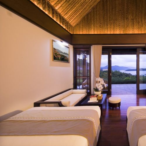 Trọn Gói 2N1D Tại MERPERLE Hòn Tằm Resort 5* - Ăn sáng, Ăn Trưa Hoặc Tối. Miễn Phí Vé Vào Cổng Khu Vui Chơi Sparkling Waves.