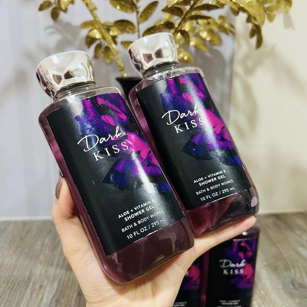 Gel tắm thư giãn Bath &amp; Body dark kiss 295ml ( không xuất hóa đơn đỏ )