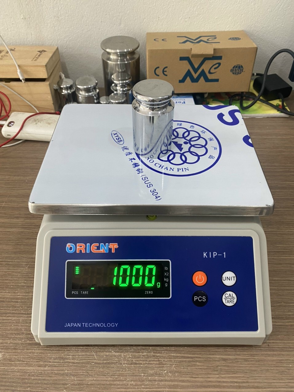 Cân Điện Tử KIP-1 CÂN CHỐNG NƯỚC 2 MẶT SỐ
