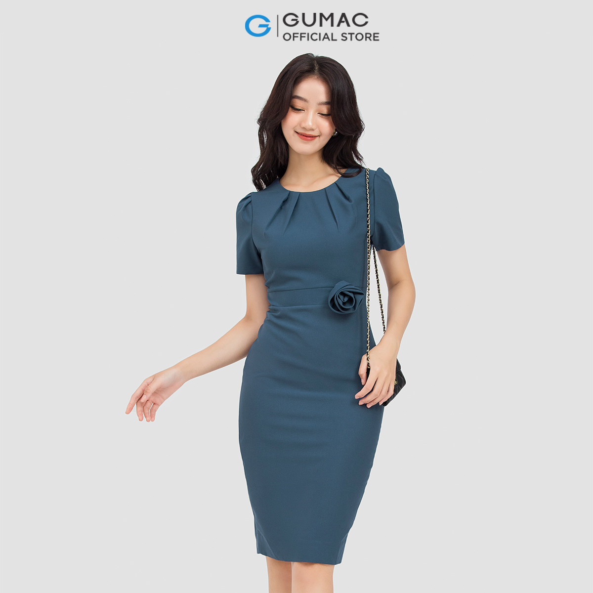 Đầm dáng ôm nữ GUMAC DC06060 bút chì cổ xếp ly