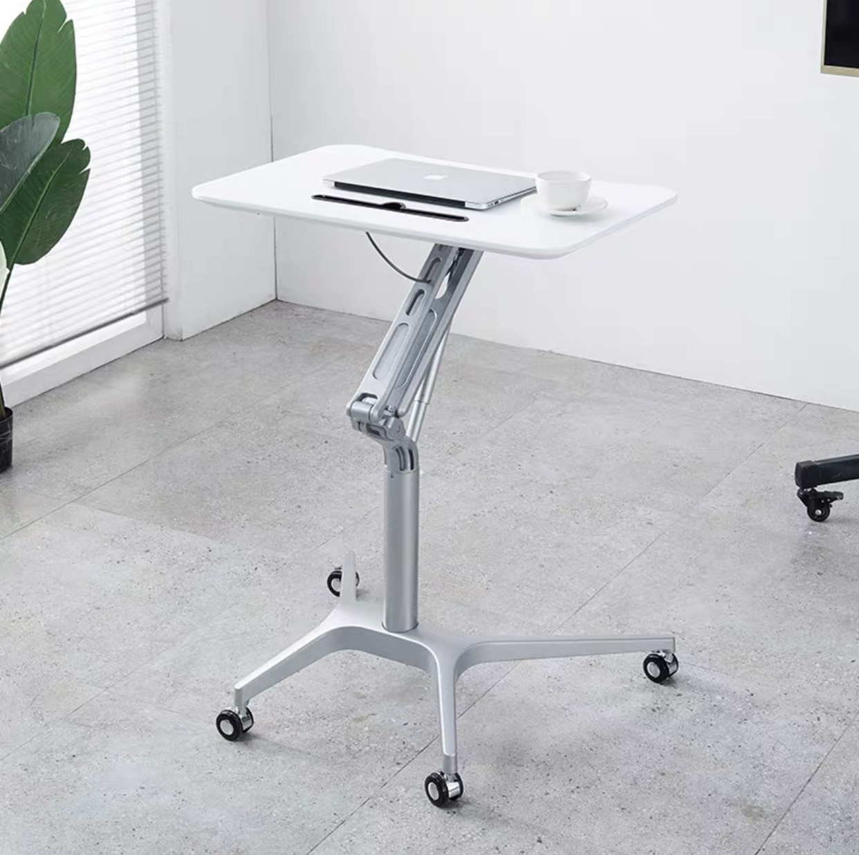 Bàn di động thông minh tiện ích có khóa bánh, bàn làm việc nâng hạ chiều cao đa năng