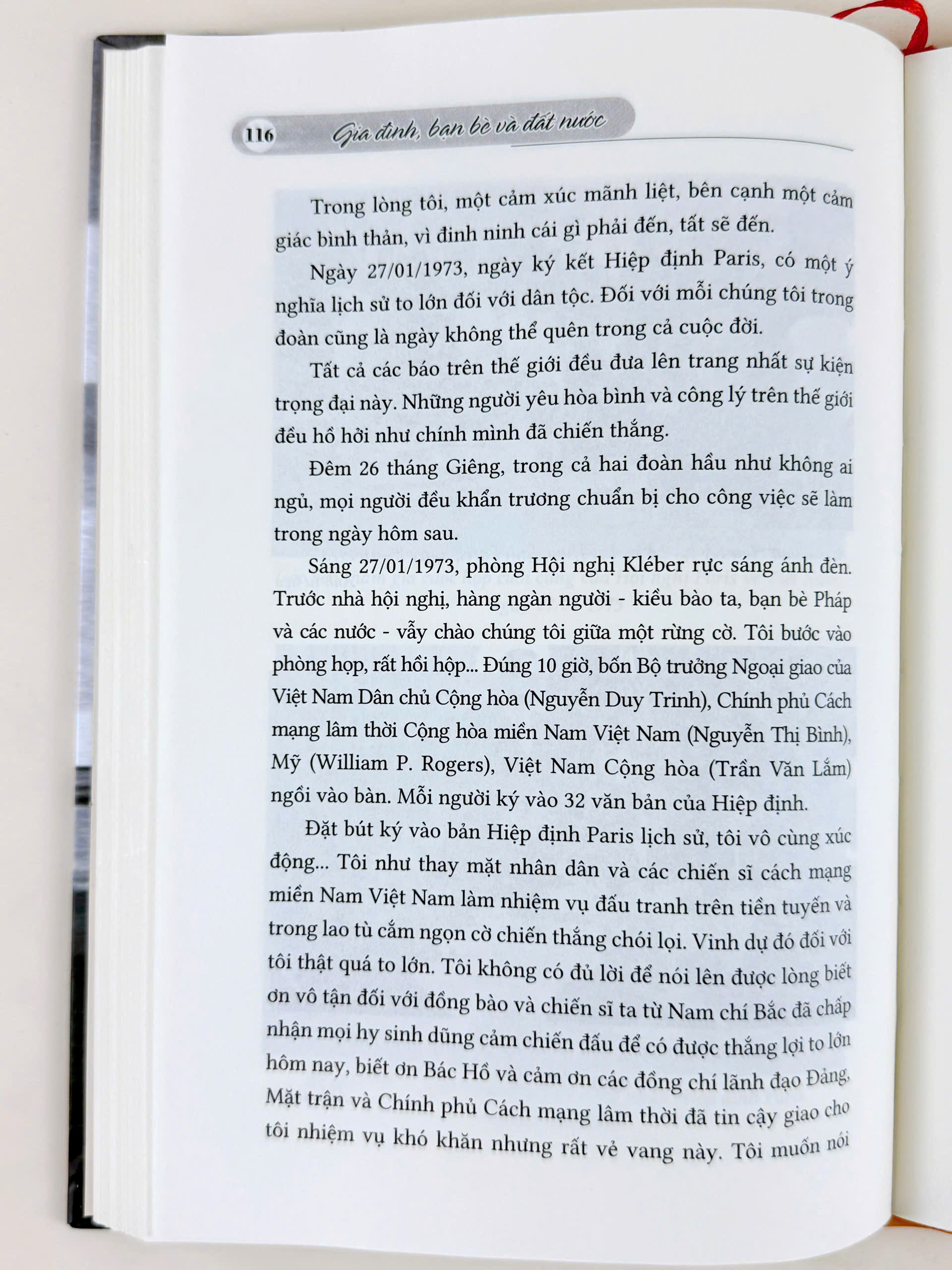 Sách Hồi Ký Nguyễn Thị Bình: Gia Đình, Bạn Bè Và Đất Nước (Phiên Bản Bìa Cứng) - Tái Bản 2025