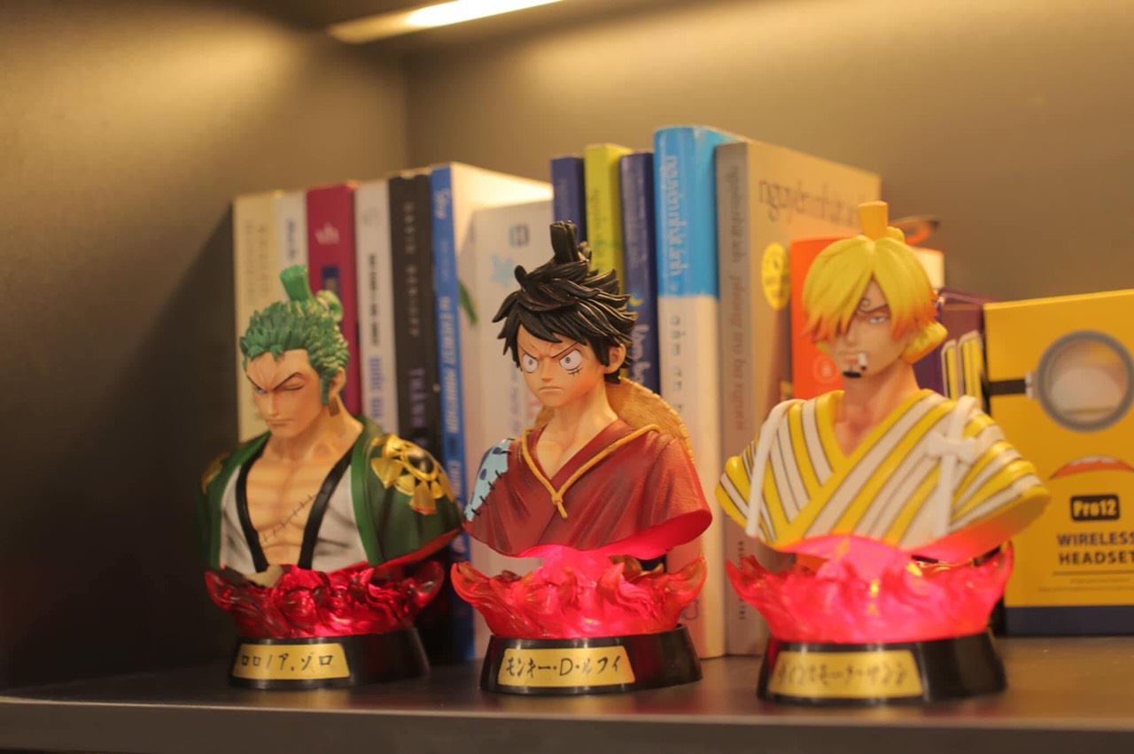 Mô hình One Piece : Mô hình tượng bán thân có đèn led