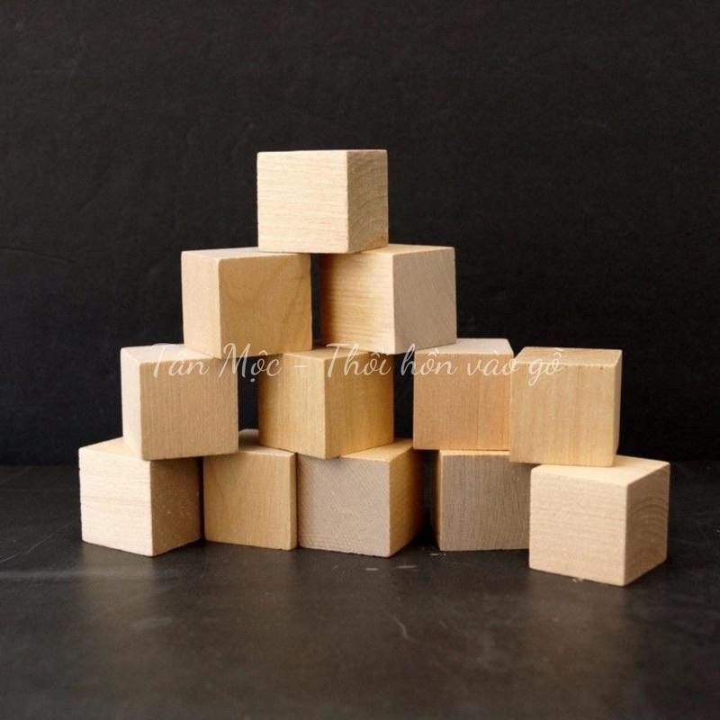 Khối gỗ vuông MỘC kích thước 4x4cm làm từ gỗ nhập khẩu