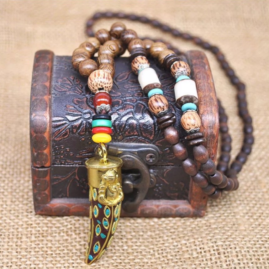 VÒNG CỔ CHUỖI HẠT GỖ HÌNH RĂNG NANH VÀ THẦN VOI GANESHA ĐỘC ĐÁO