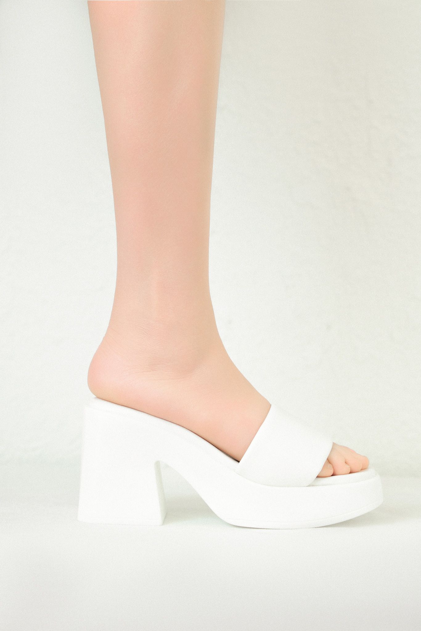 OLV - Giày Christa White Heels