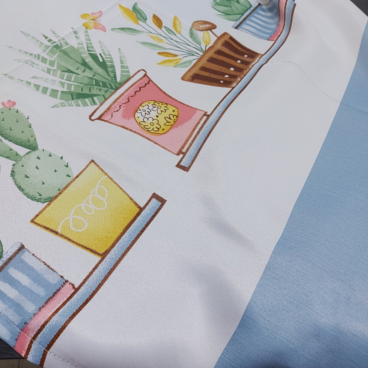 RÈM CỬA CHẬU HOA MÀU HỒNG VÀ XANH .SIZE 2M NGANG X 2M CAO
