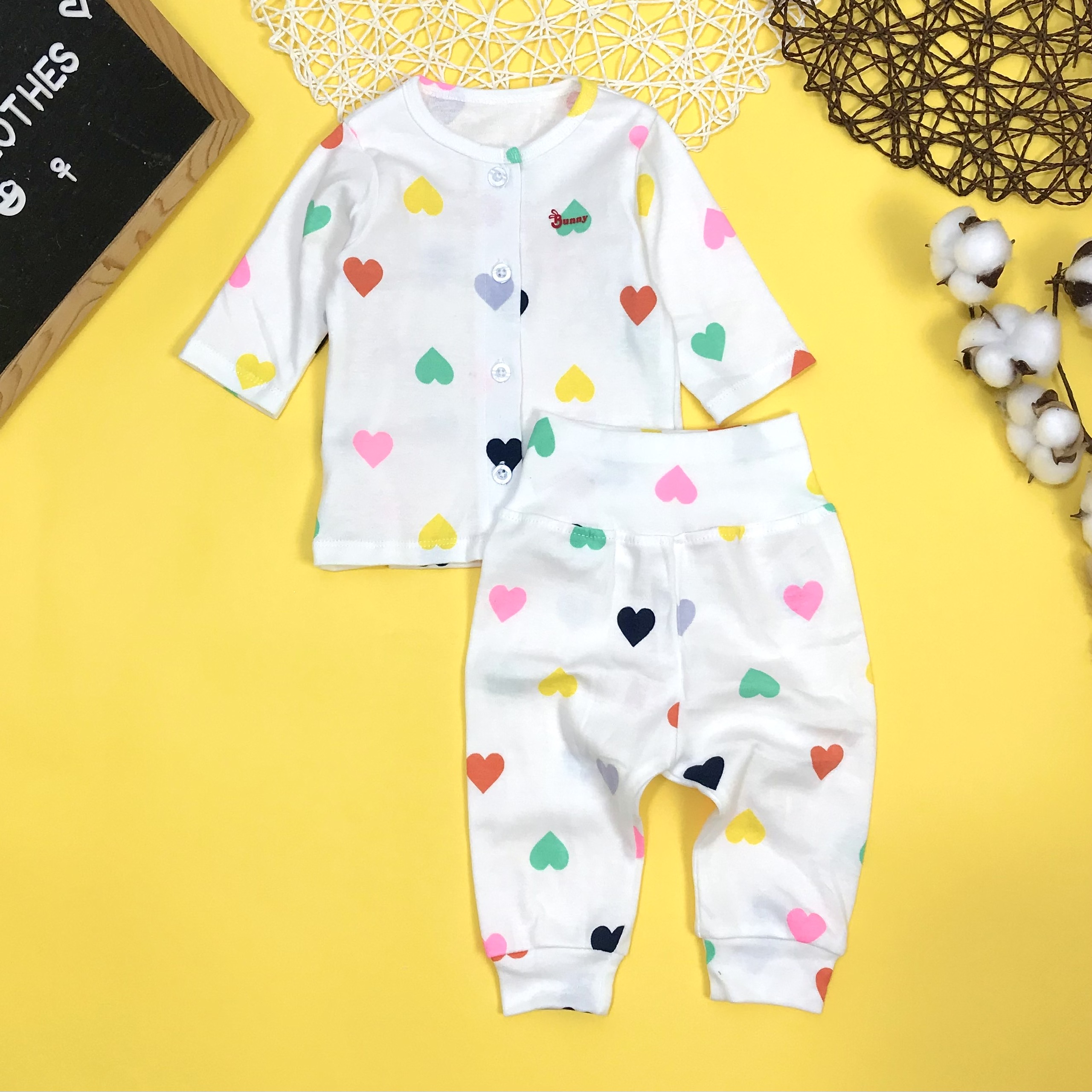 Set quần áo sơ sinh 0-3m cotton borip xuất họa tiết tim mềm, êm