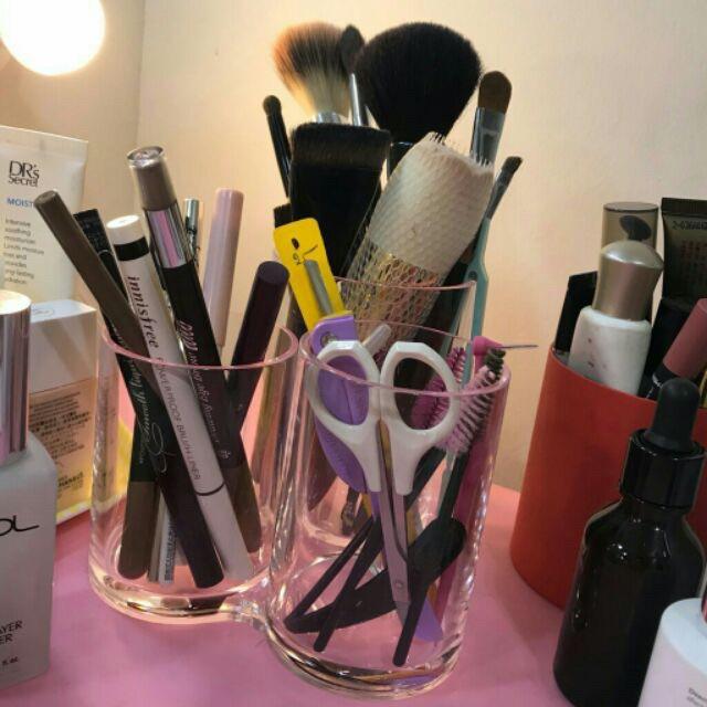 Bộ cắm chổi phấn son,bút kẻ mắt nhựa 2 cốc và 3 cốc pha lê cao cấp