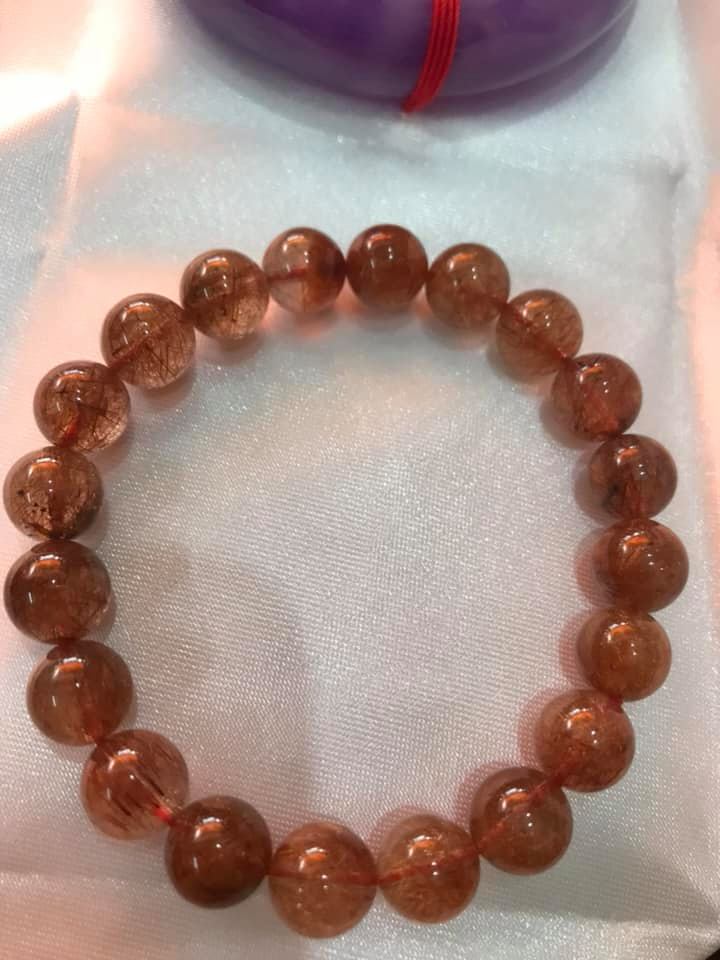 VÒNG TAY PHONG THỦY ĐÁ THẠCH ANH TÓC NÂU ĐẸP SIZE VÒNG 9MM 100% ĐÁ THIÊN NHIÊN NỮ MỆNH THỔ MỆNH KIM ĐEO SANG Ạ