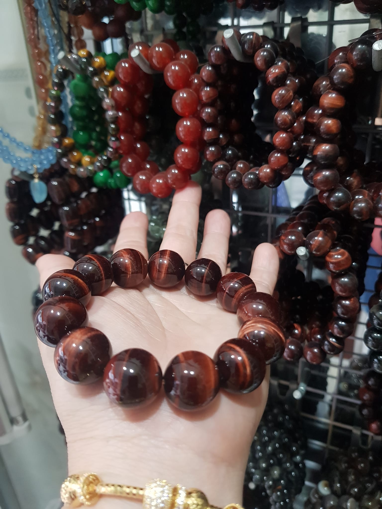 Vòng tay phong thủy may mắn Nam Mệnh Hỏa mệnh Thổ size 16ly hay 16mm mới bóng đẹp đúng cung sanh may mắn tài lộc ạ Chất liệu đá thạch anh mắt hổ Đỏ Nâu thiên nhiên Natural Tiger'Eye Quartz