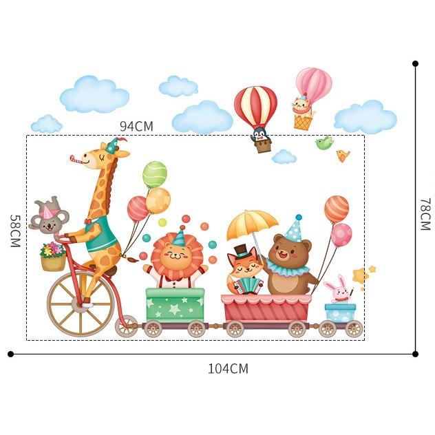 Decal trang trí tường - Hươu cao cổ đạp xe kéo bạn thú