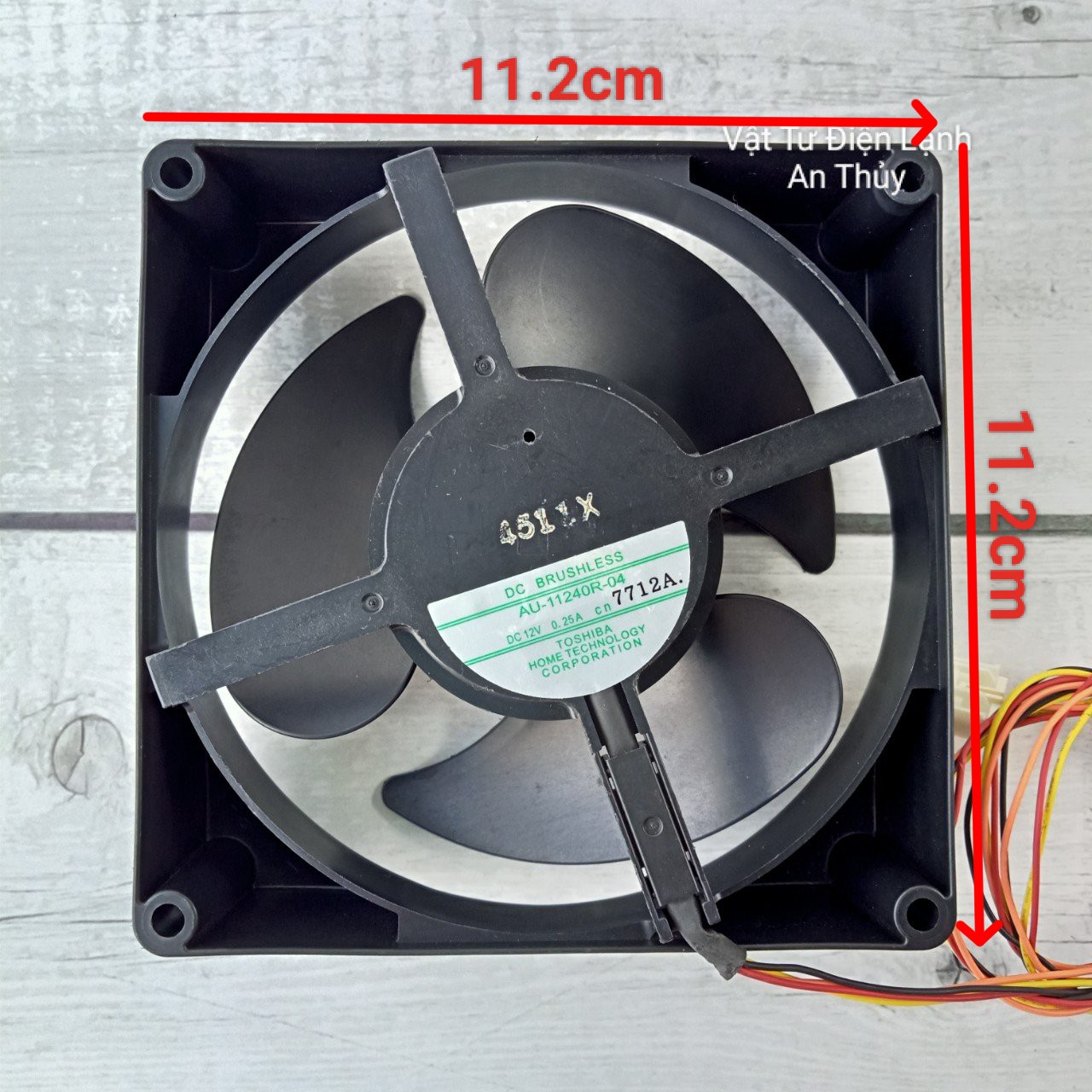Quạt tủ lạnh TOSHIBA 12V 4 dây kích thước 11.2cm x 11.2cm Hàng Hãng