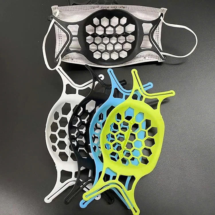 COMBO 3 Món 1 Khung + 1 Khẩu Trang + 1 Đai Nhựa Dẻo Đeo Dây Khẩu Trang Tai Giả Cao Su Mềm Chống Đau Tai Khi Đeo Khẩu Trang Silicon Không Hôi Có Lỗ Cột Tóc Đệm Lưới Nâng Khung Đỡ 3DSilicagel Thoáng Khí Giúp Dễ Thở Không Dính Son - Giao Màu Ngẫu Nhiên