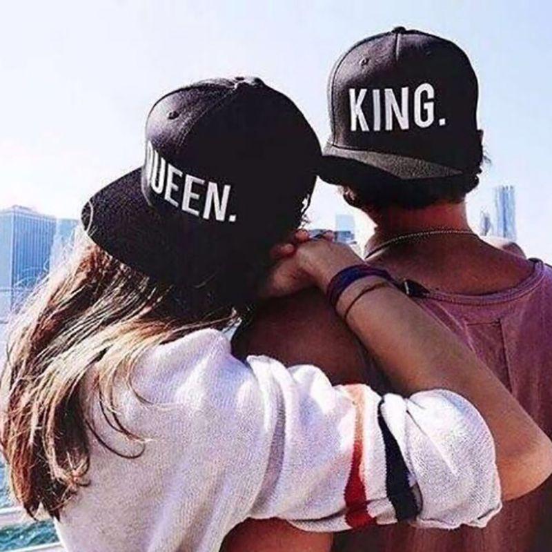 Mũ lưỡi trai thêu chữ KING / QUEEN cho cặp đôi