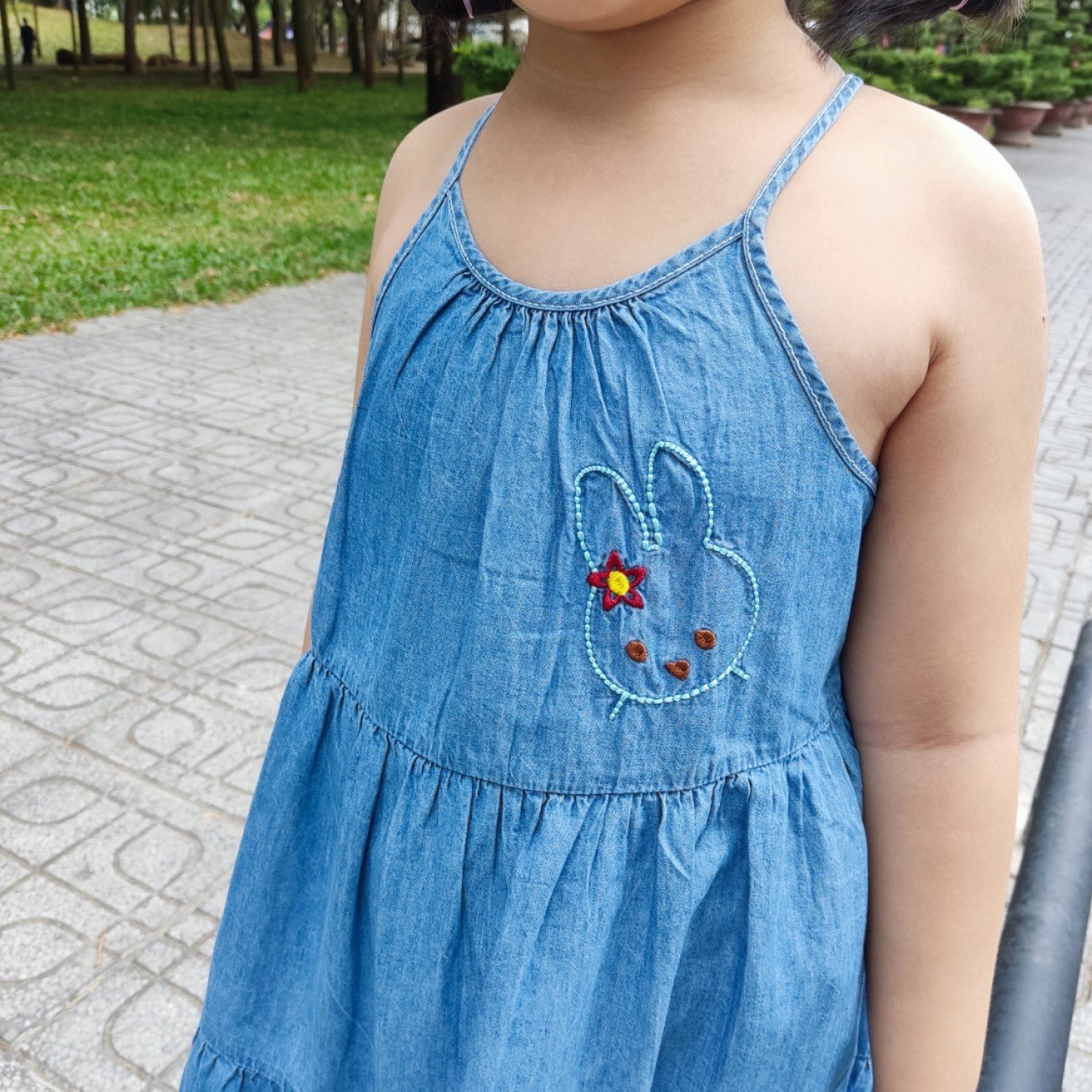 G00000513 Đầm jean maxi cho bé diện ngày hè, chất jean bò giấy nhẹ mát