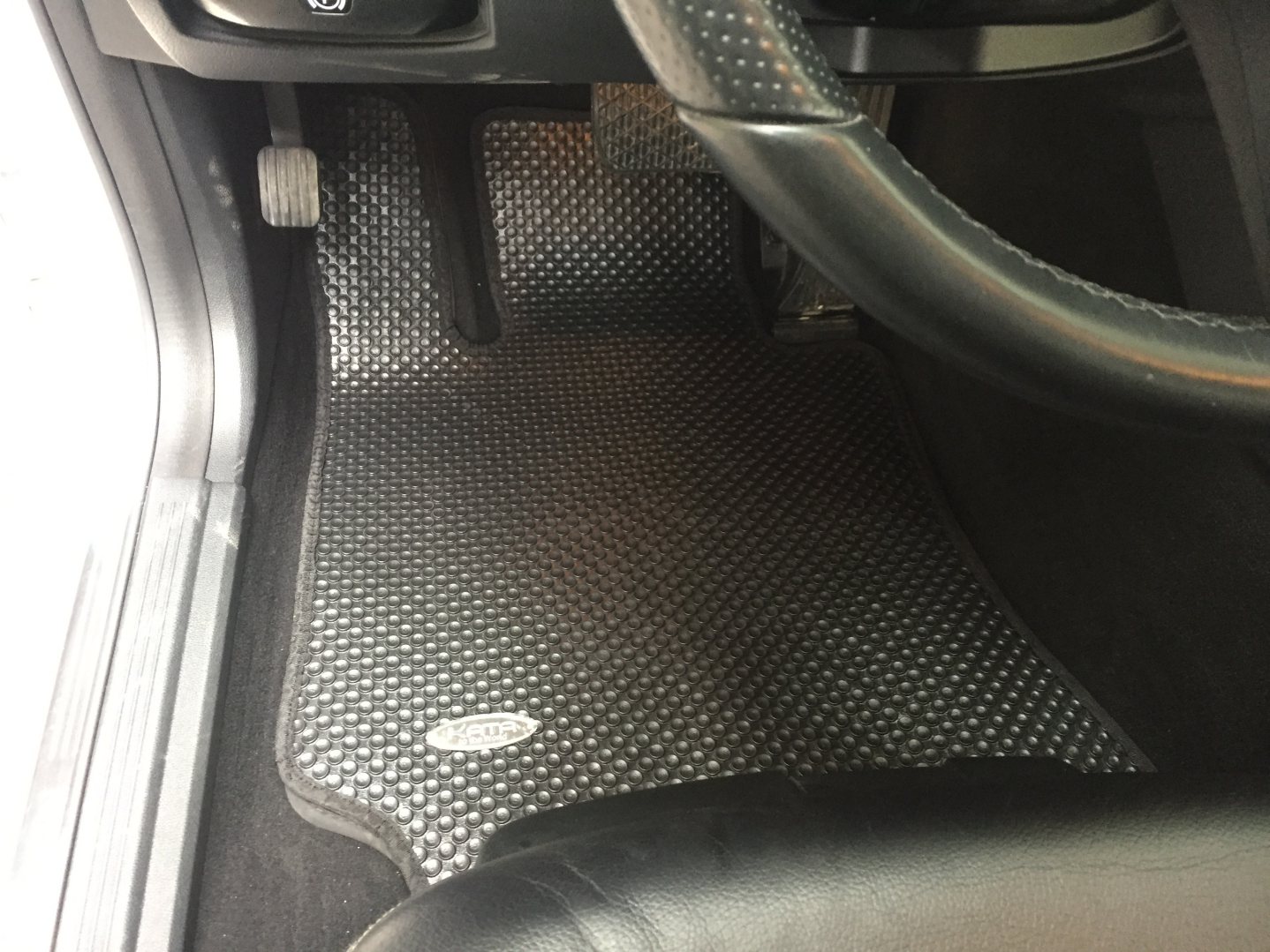 Thảm lót sàn ô tô KATA cho xe Mercedes E Class W212 (2010 - 2016)  - Khít với sàn xe, Chống trơn, Không mùi, Không ẩm mốc