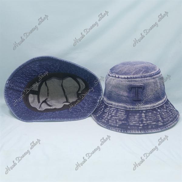 Nón tai bèo jean vành rộng 6,5cm vải jean loang hàng quảng châu thêu chữ T có dây rút phía trong, hàng 1 lớp vòng đầu 58-59cm - Xanh đậm