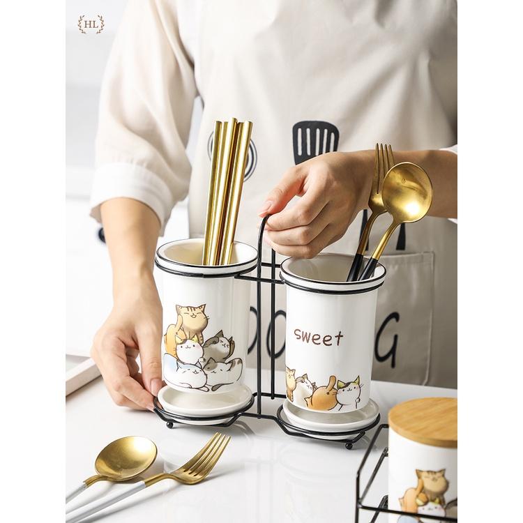Ống cắm đũa sứ 2 cao cấp Home Cat Sweet | ỐNG ĐỰNG ĐŨA CHẤT LIỆU SỨ KHUNG KIM LOẠI HOẠT TIẾT CHÚ MÈO 2022
