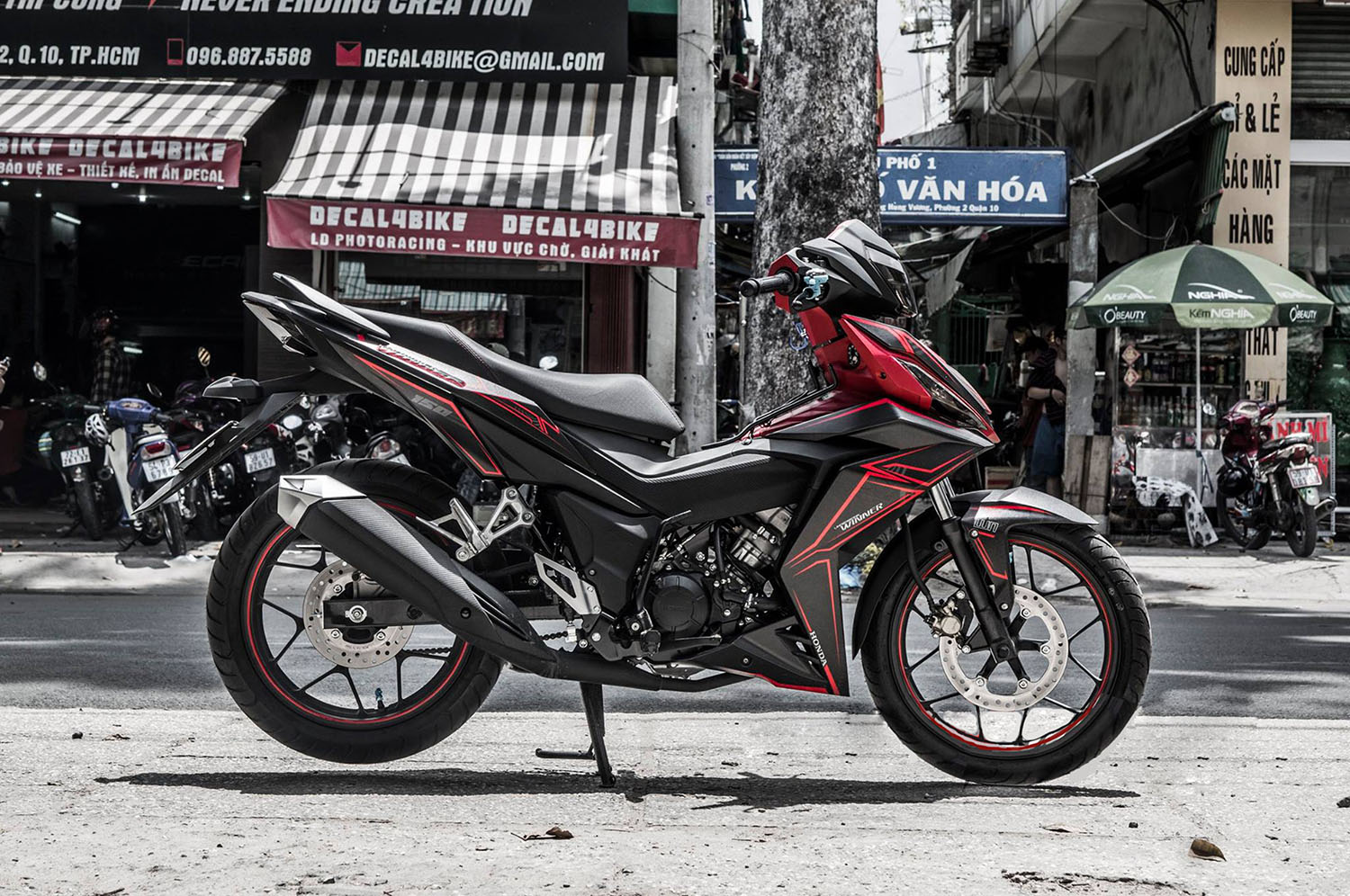 Tem trùm Winner 150 Red Lighting