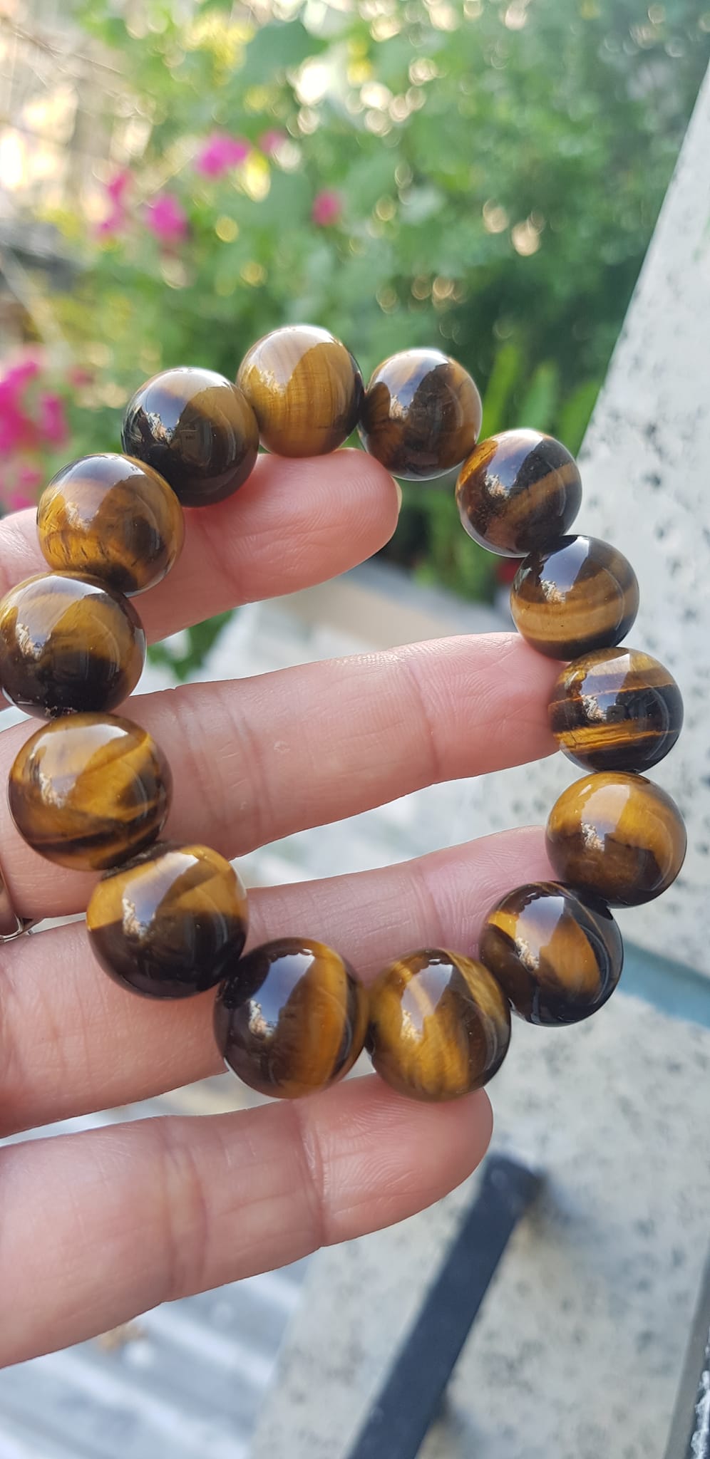 Vòng tay phong thủy Nam Đá Mắt Hổ Vàng Nâu Đậm bóng đẹp Size 4mm hay 14li gồm 14 hạt Hợp nam mệnh thổ mệnh kim ạ
